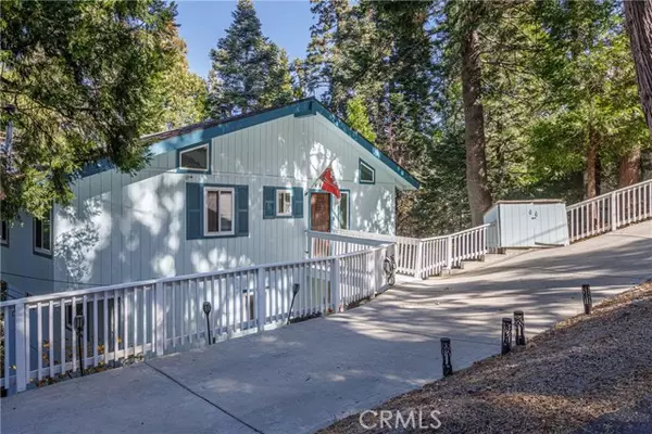 899 Nesthorn Drive, Crestline, CA 92325