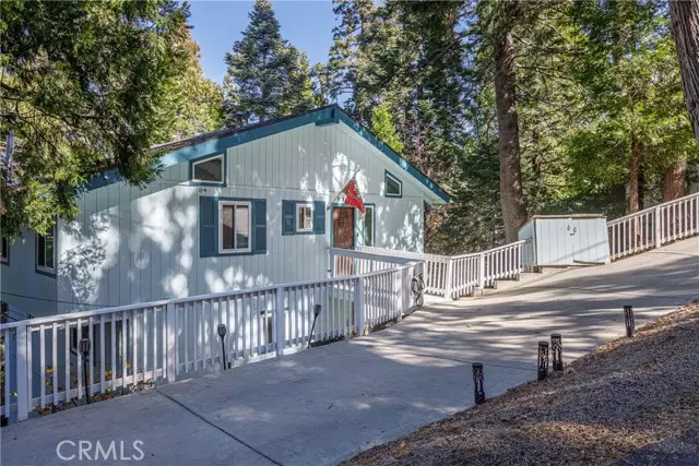 899 Nesthorn Drive, Crestline, CA 92325