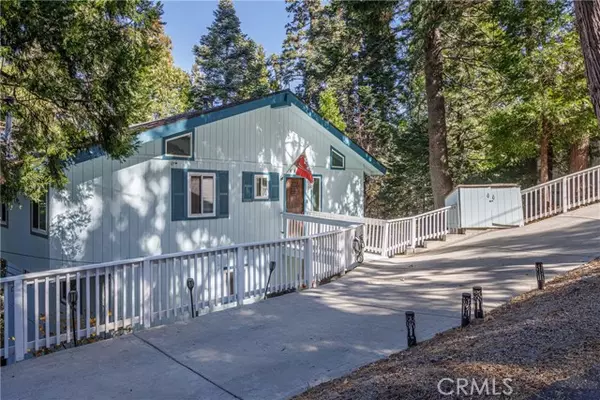 899 Nesthorn Drive, Crestline, CA 92325