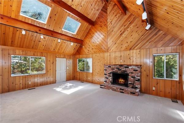 507 Pioneer Road, Lake Arrowhead, CA 92352