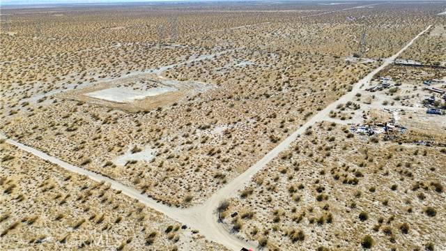 2 Sandstone, Phelan, CA 92371