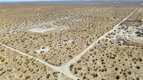 2 Sandstone, Phelan, CA 92371