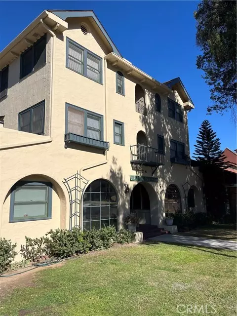 Redlands, CA 92373,24 W Olive Avenue #9