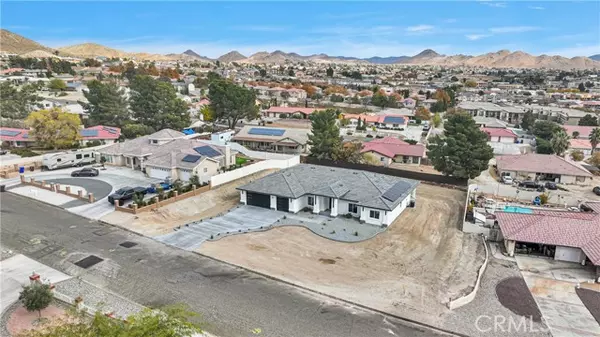 16091 Chiwi Road, Apple Valley, CA 92307