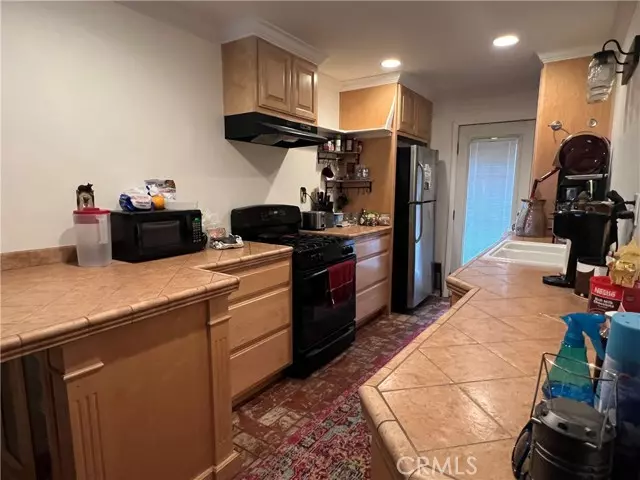 25037 Moon Drive, Crestline, CA 92325