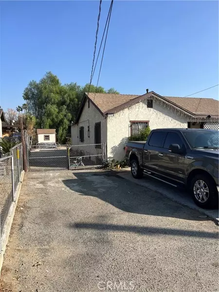 9197 Olive Street, Fontana, CA 92335