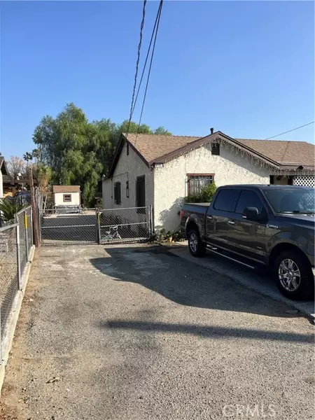 9197 Olive Street, Fontana, CA 92335