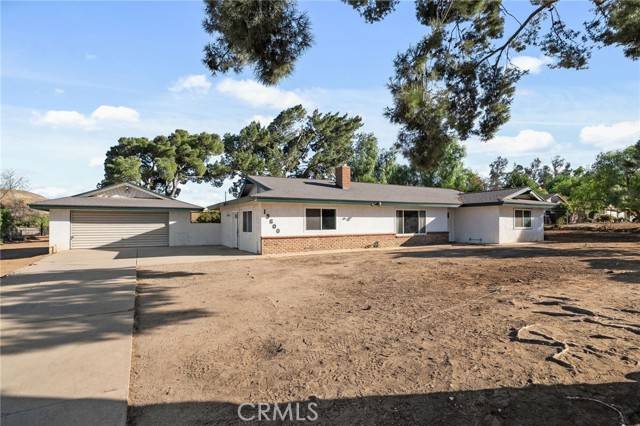 19600 Carmelita Avenue, Corona, CA 92881