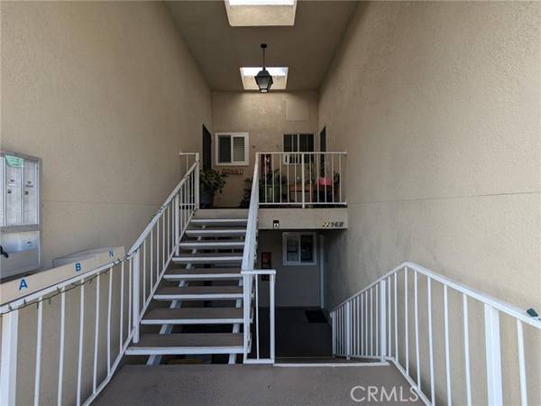 2296 Via Puerta #B, Laguna Woods, CA 92637