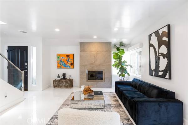 310 San Nicholas Court, Laguna Beach, CA 92651