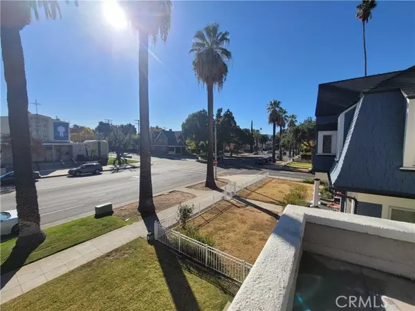 Redlands, CA 92373,120 W Olive Avenue #3