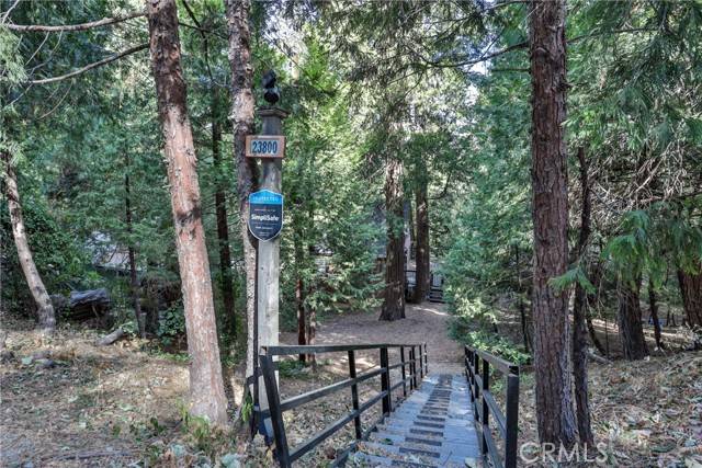 23800 Scenic Drive, Crestline, CA 92325