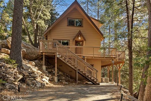 402 Terrace Road, Lake Arrowhead, CA 92352