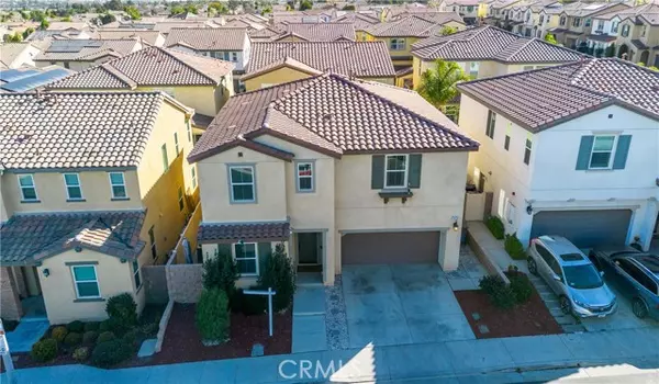 2433 Via Alicante, Corona, CA 92881