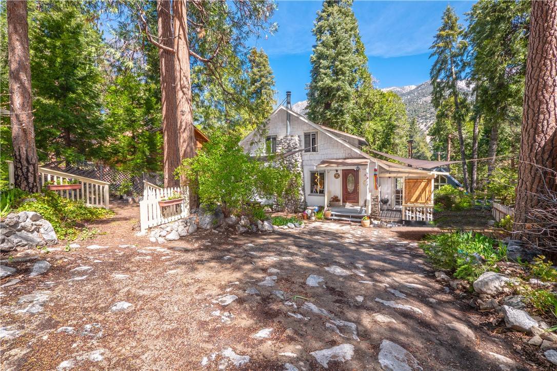 9366 Cedar Dr, Forest Falls, CA 92339