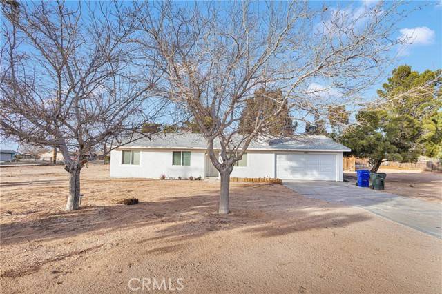 20910 Wren Street, Apple Valley, CA 92308