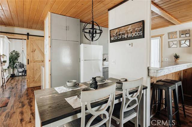 Sugarloaf, CA 92386,594 Kern Avenue