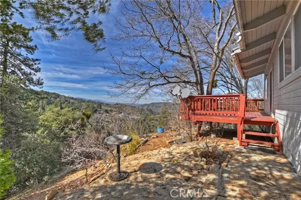 24676 Edelweiss Drive, Crestline, CA 92325