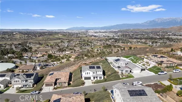 Jurupa Valley, CA 92509,5487 Golf Street