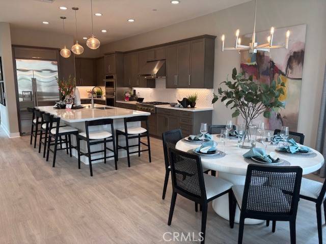 Valencia, CA 91381,27333 Creekwood Lane