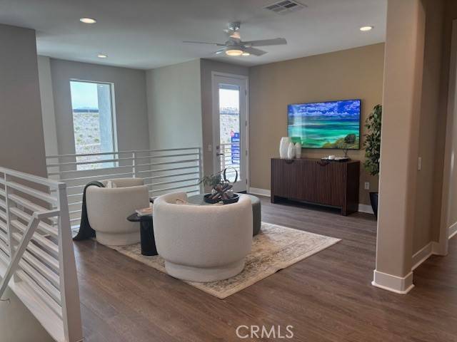 Valencia, CA 91381,27340 Creekwood Lane