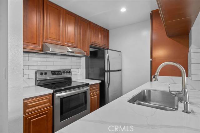 Inglewood, CA 90301,550 W Regent Street #334