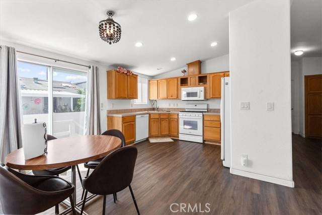 Cypress, CA 90630,9080 Bloomfield #11