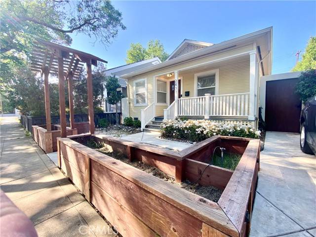 Sacramento, CA 95818,2433 Castro Way