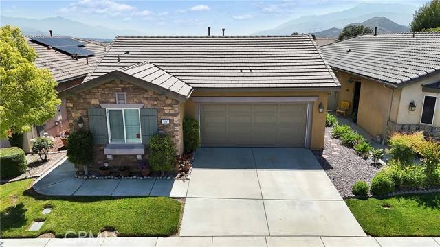 316 Shining Rock, Beaumont, CA 92223