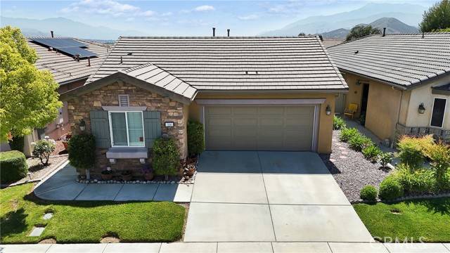 316 Shining Rock, Beaumont, CA 92223