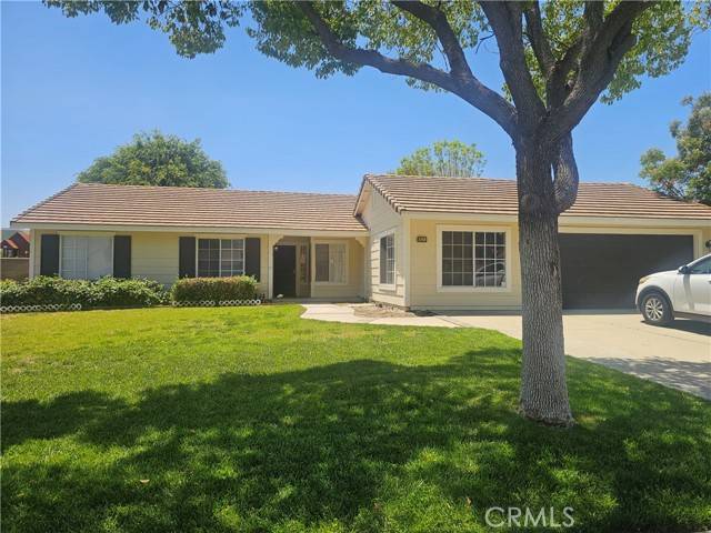 890 N Driftwood Avenue, Rialto, CA 92376