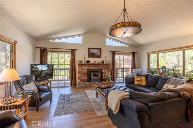 Big Bear Lake, CA 92314,919 S Waldstrasse Way
