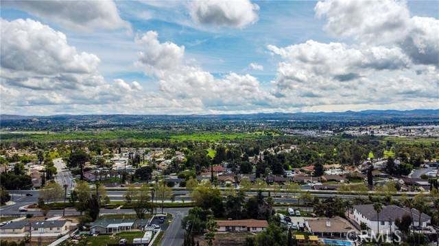 7291 Via Escalante, Jurupa Valley, CA 92509