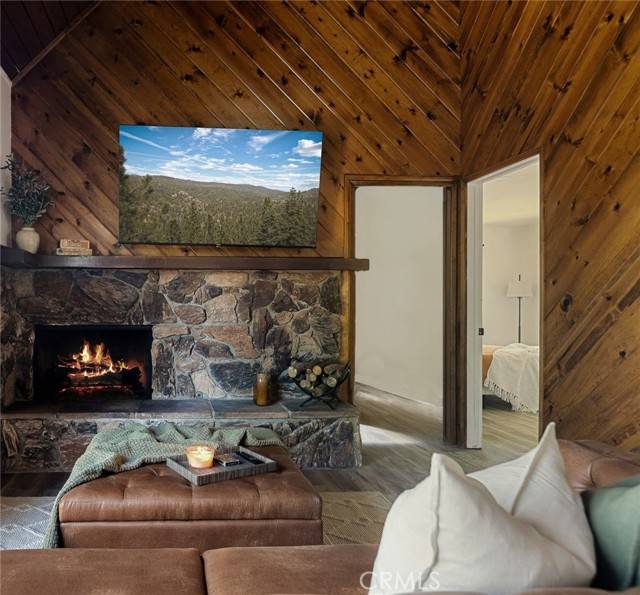 27947 St Bernard Lane, Lake Arrowhead, CA 92352