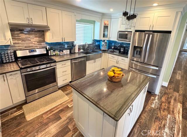 Fullerton, CA 92833,2404 W Oak Avenue