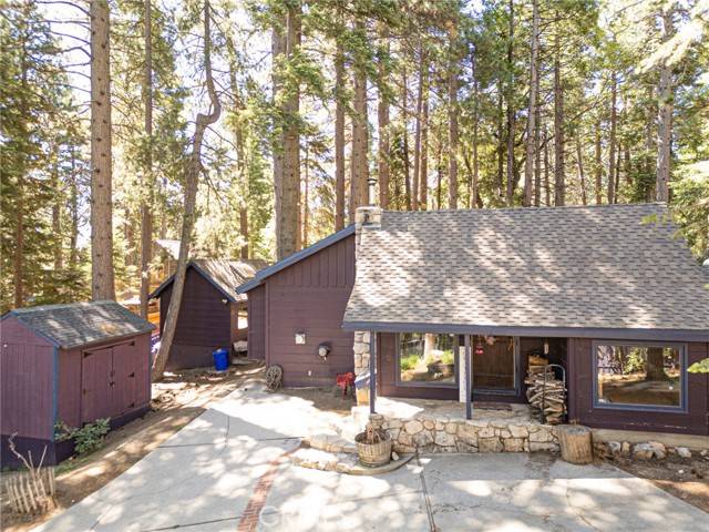 31701 Christmas Tree Lane, Running Springs, CA 92382