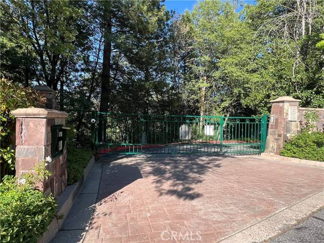 27453 North Bay Road, Lake Arrowhead, CA 92352