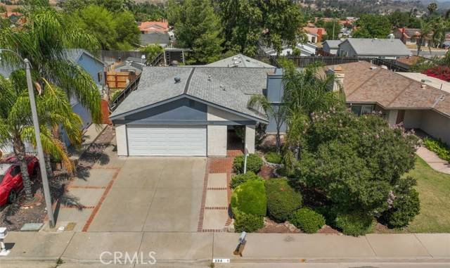 134 N Woodlake Street, Lake Elsinore, CA 92530