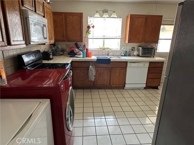 Colton, CA 92324,974 Grand Avenue