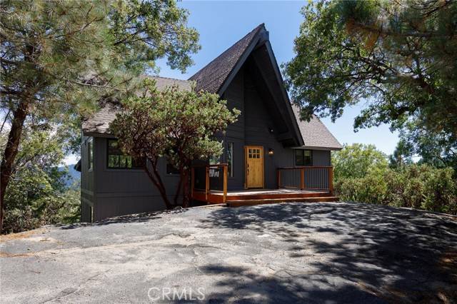997 Nadelhorn Drive, Lake Arrowhead, CA 92352