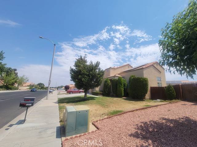 12323 5th Avenue, Victorville, CA 92395