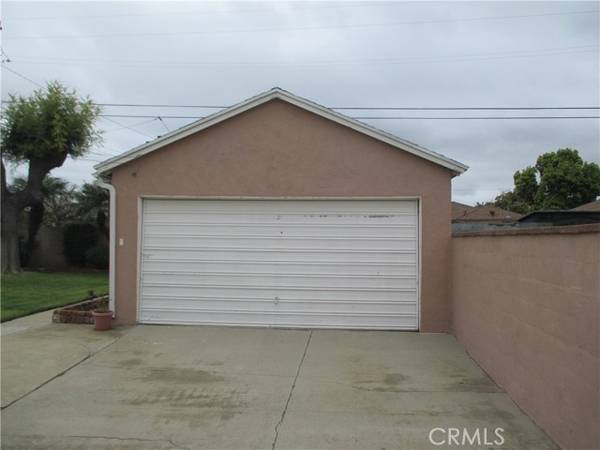 Inglewood, CA 90303,3327 W 117th Street