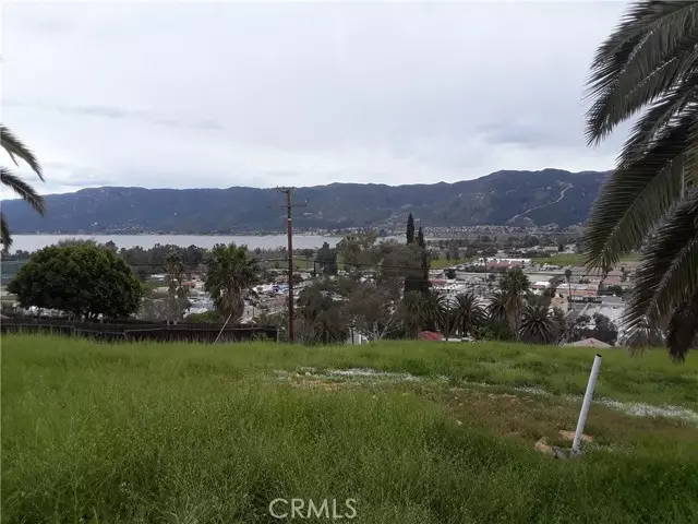 Lake Elsinore, CA 92530,0 Holborrow