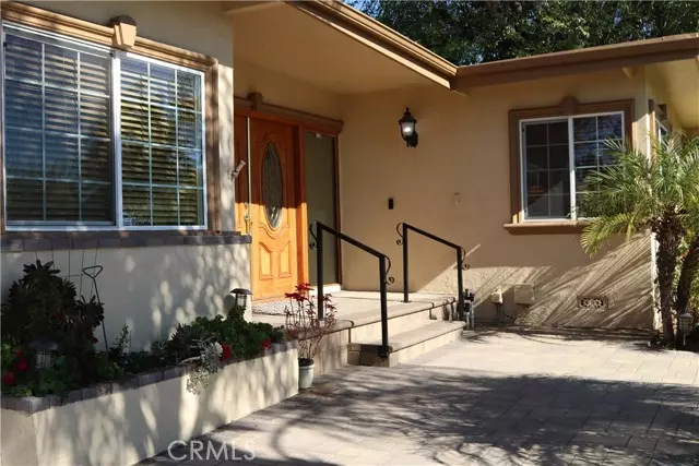 923 Crestview Drive, Pasadena, CA 91107