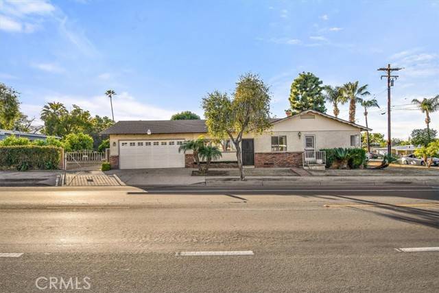 902 W Olive Street, Corona, CA 92882