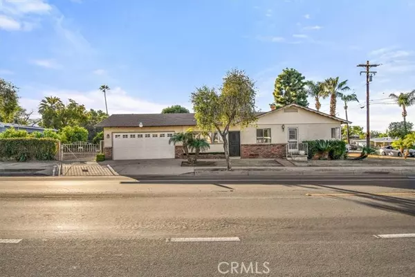 902 W Olive Street, Corona, CA 92882