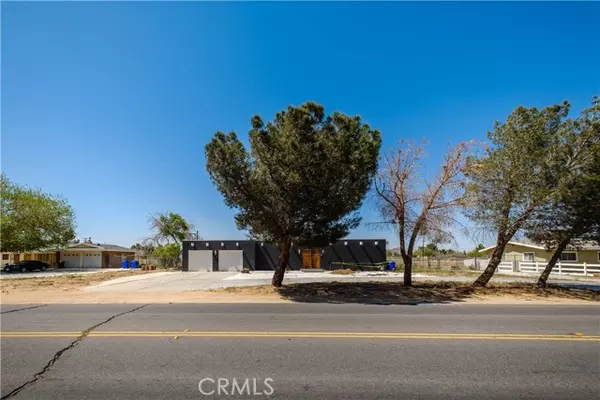 13790 Kiowa Road, Apple Valley, CA 92307