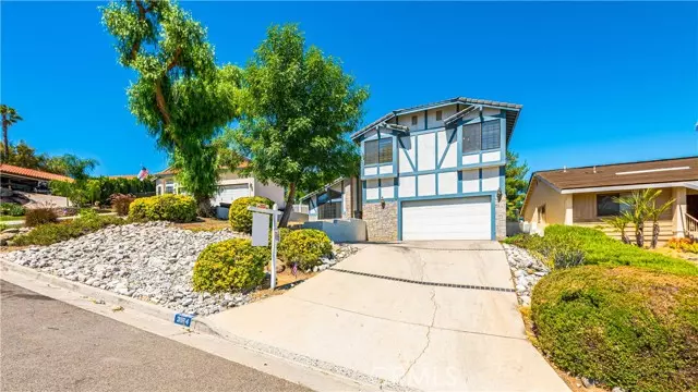 31164 Emperor Drive, Canyon Lake, CA 92587