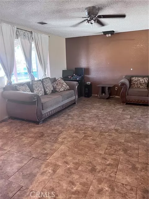 Hesperia, CA 92345,10983 4th Avenue