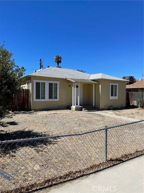 607 E Devonshire Avenue, Hemet, CA 92543